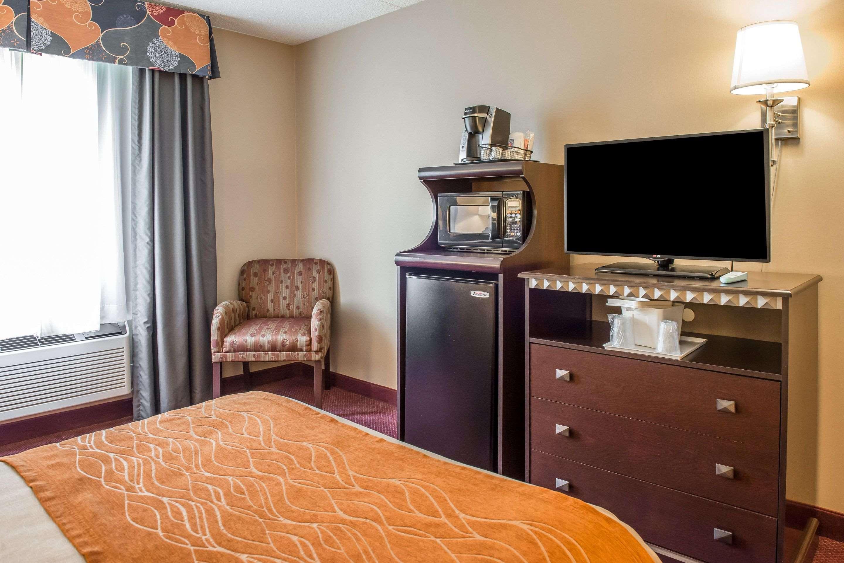 Wingate By Wyndham Pittsburgh New Stanton Hotel Bagian luar foto