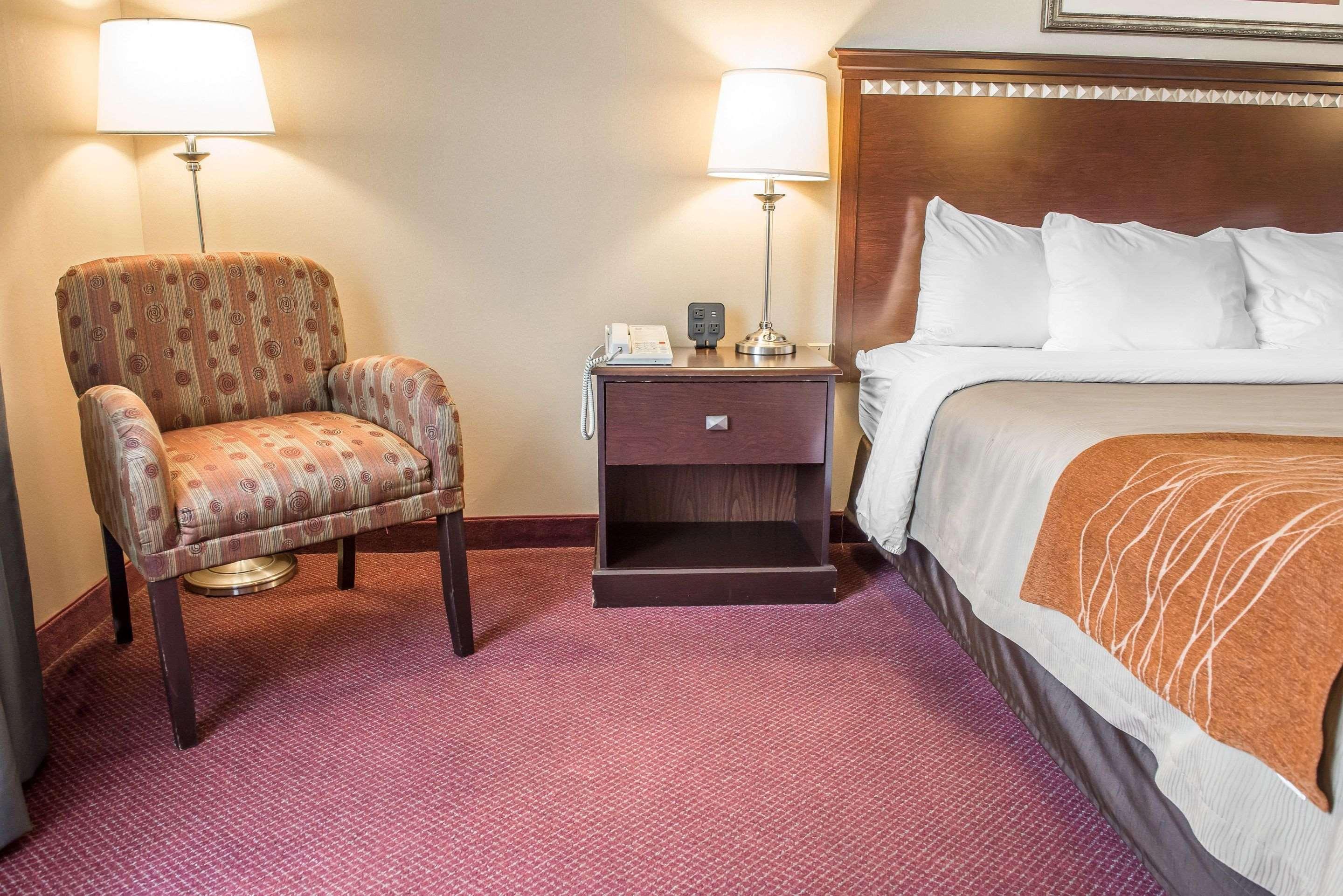 Wingate By Wyndham Pittsburgh New Stanton Hotel Bagian luar foto