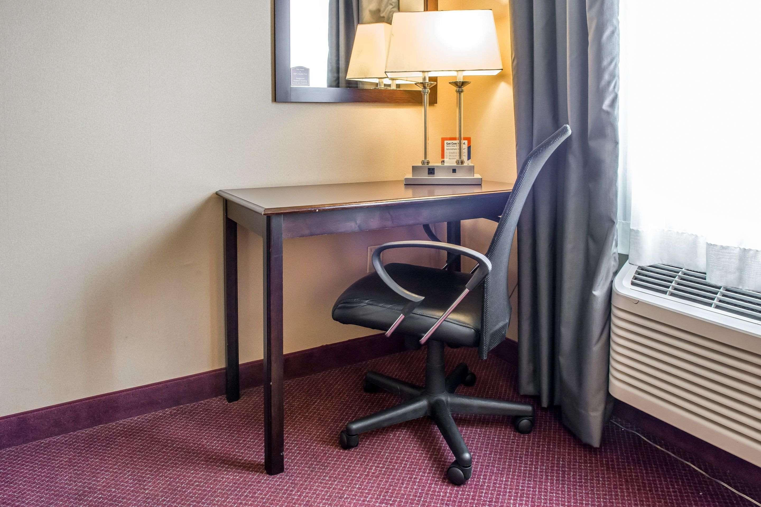Wingate By Wyndham Pittsburgh New Stanton Hotel Bagian luar foto