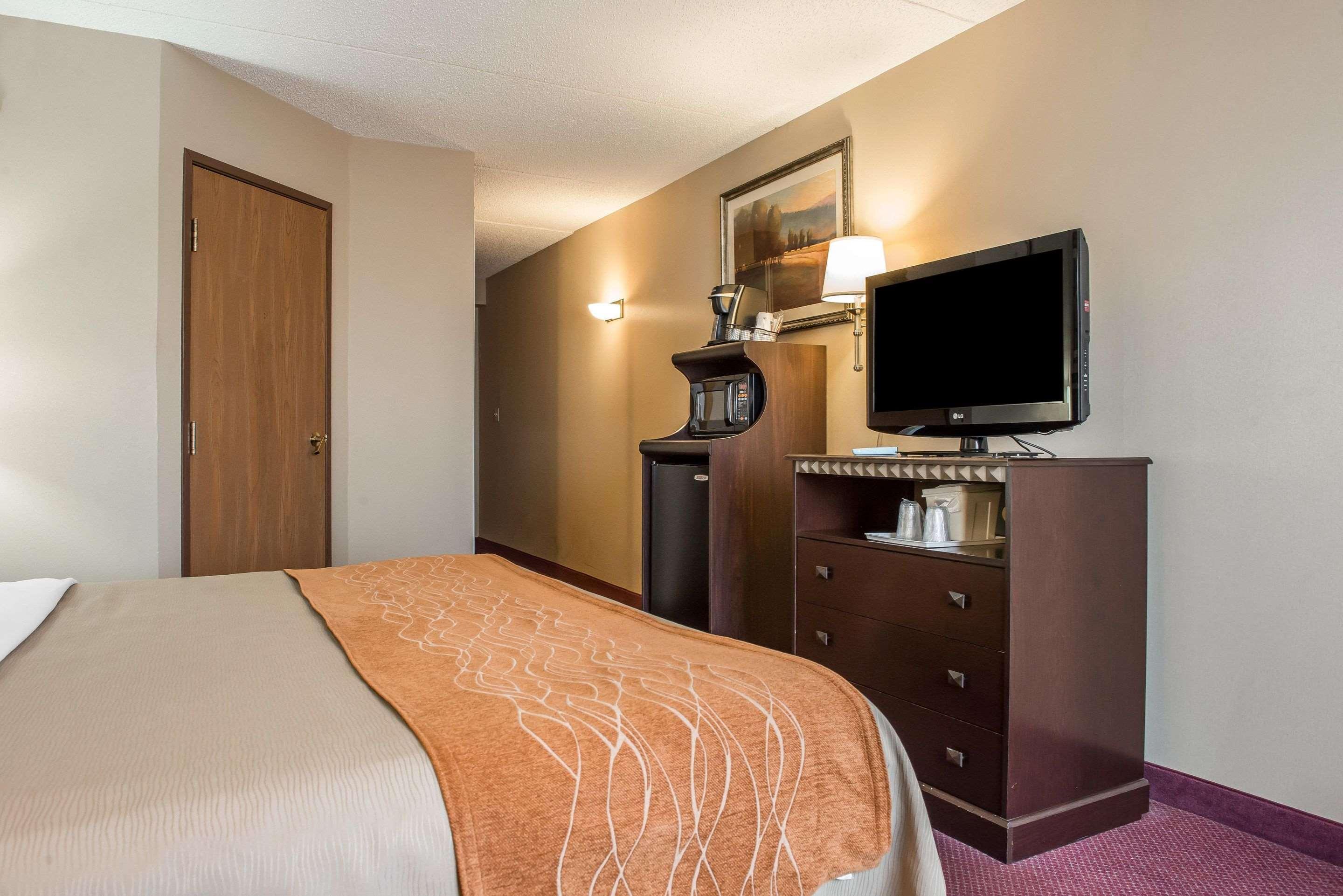 Wingate By Wyndham Pittsburgh New Stanton Hotel Bagian luar foto