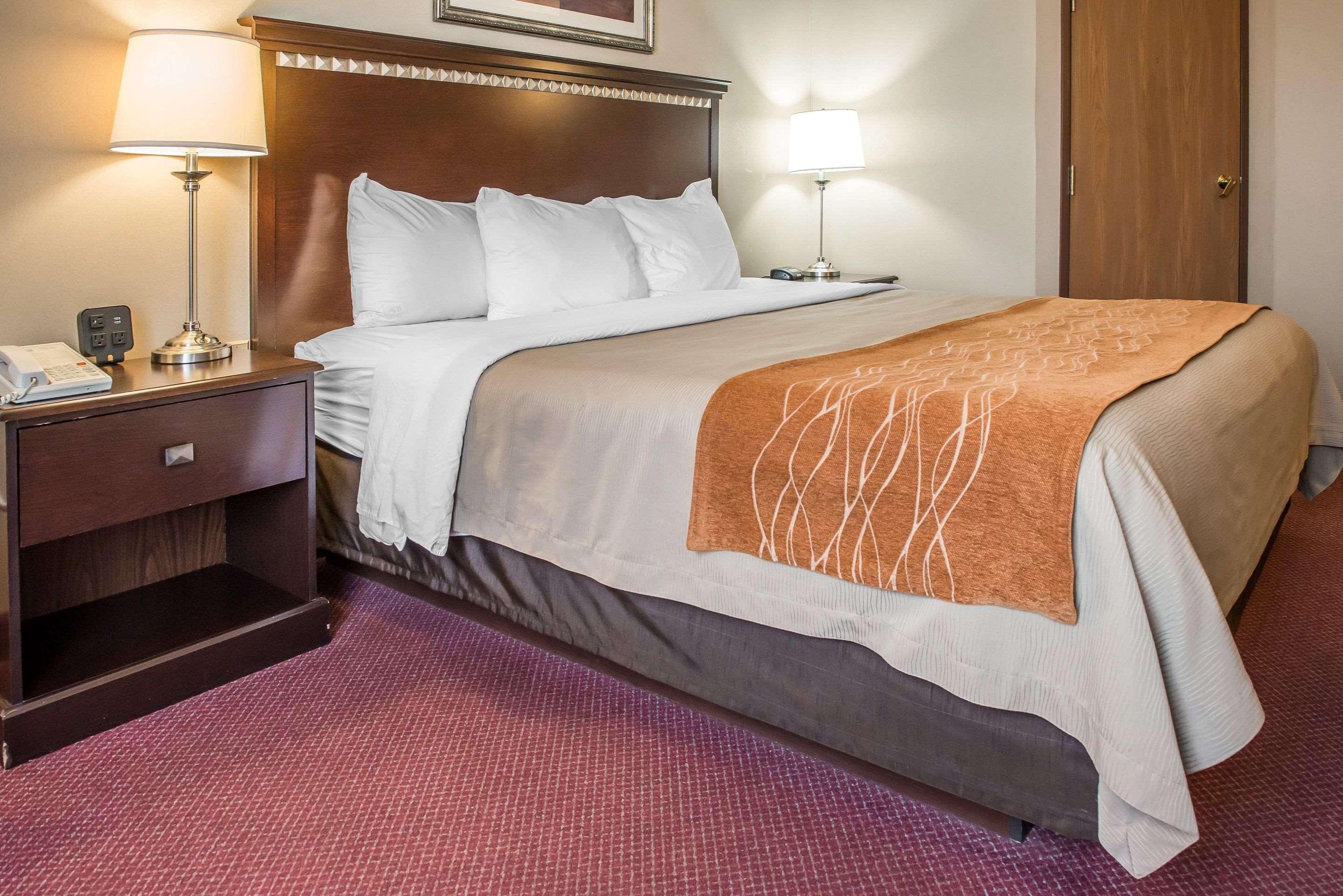 Wingate By Wyndham Pittsburgh New Stanton Hotel Bagian luar foto