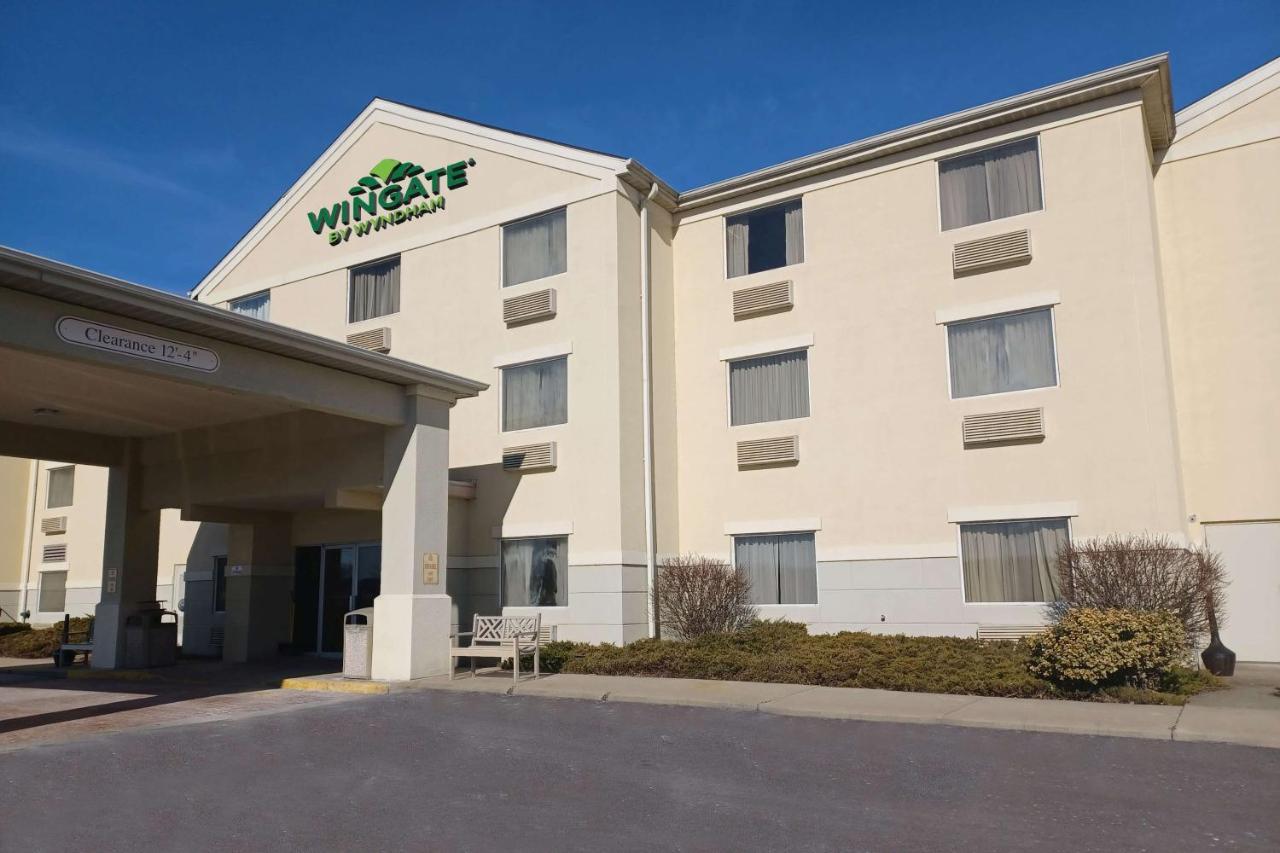 Wingate By Wyndham Pittsburgh New Stanton Hotel Bagian luar foto