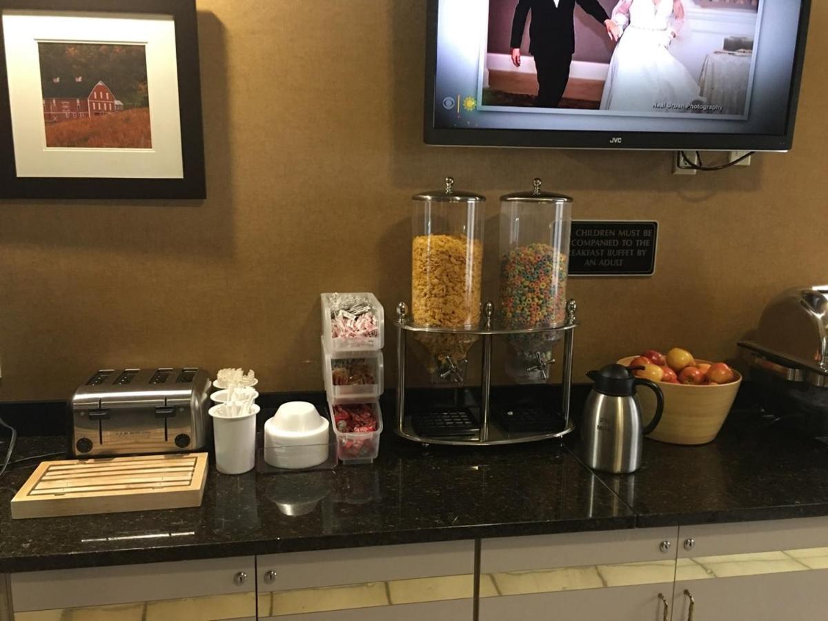 Wingate By Wyndham Pittsburgh New Stanton Hotel Bagian luar foto
