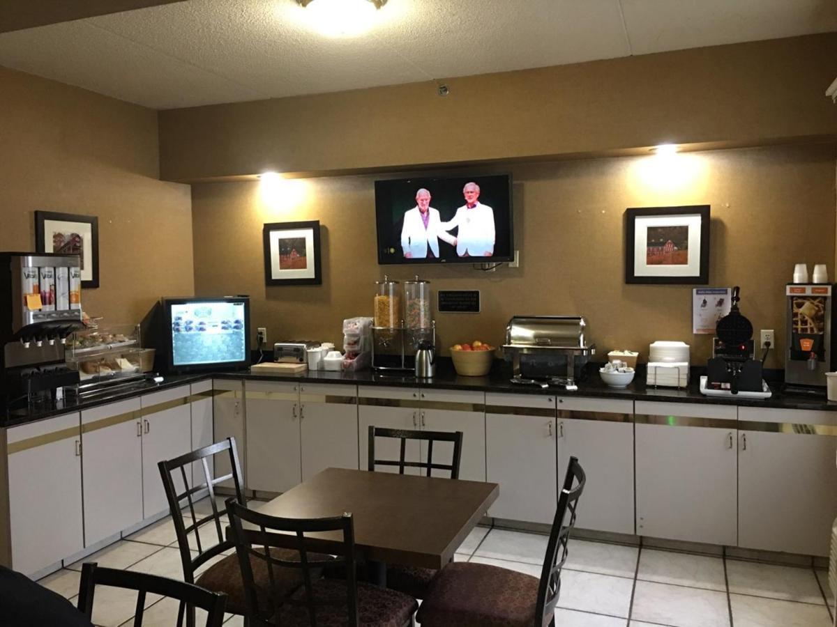 Wingate By Wyndham Pittsburgh New Stanton Hotel Bagian luar foto