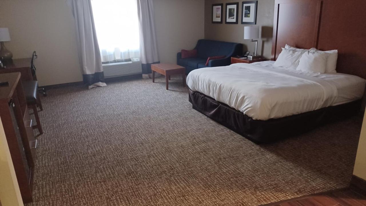 Wingate By Wyndham Pittsburgh New Stanton Hotel Bagian luar foto