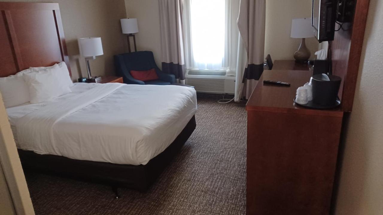 Wingate By Wyndham Pittsburgh New Stanton Hotel Bagian luar foto